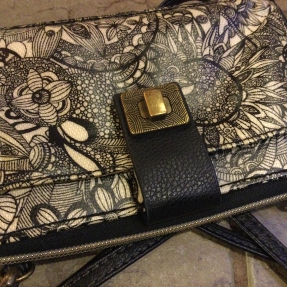Sakroots wallet, clutch, wristlet & smartphone holder w/ long adjustable strap - Picture 5 of 11
